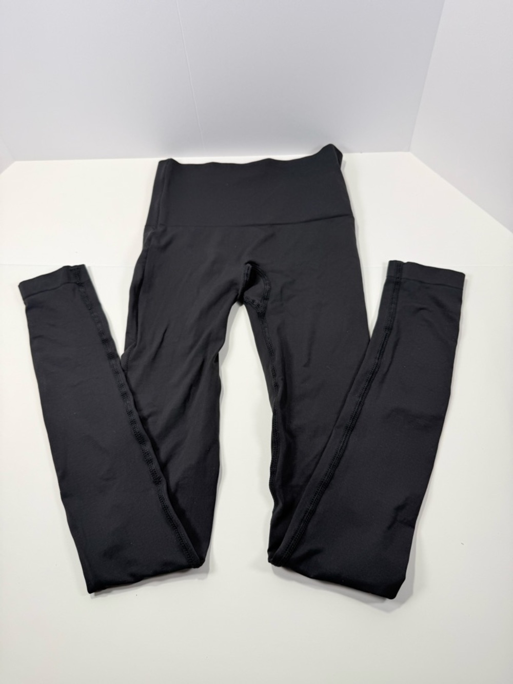 SKIMS Black High-Rise Leggings - Picture 4 of 7